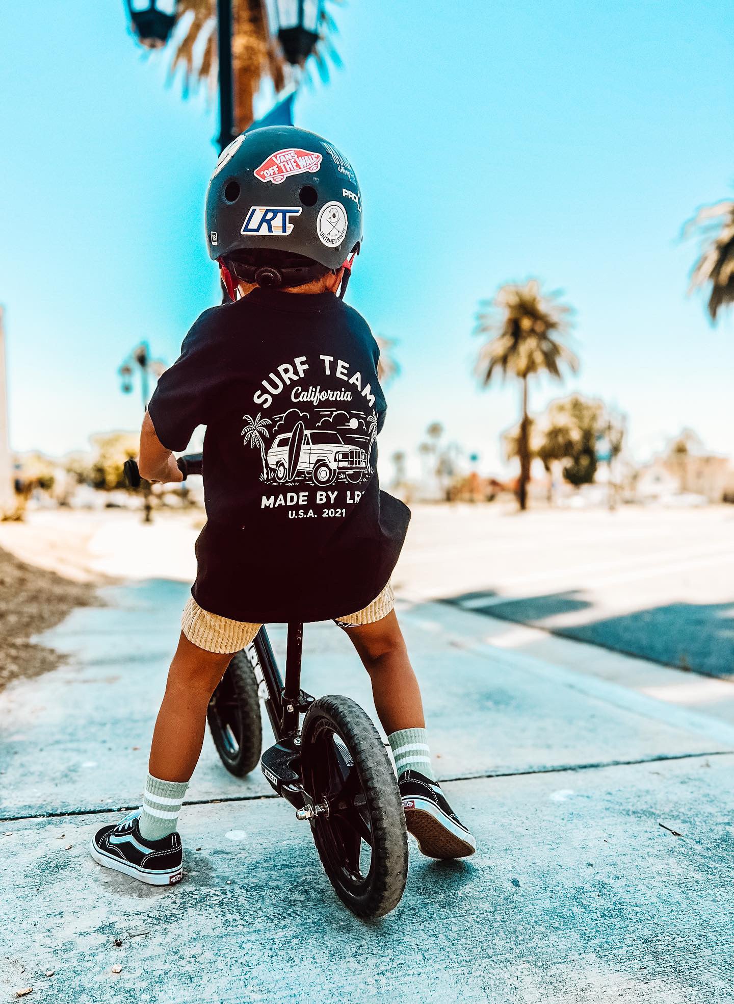 THE SURF TEAM TEE - BLACK