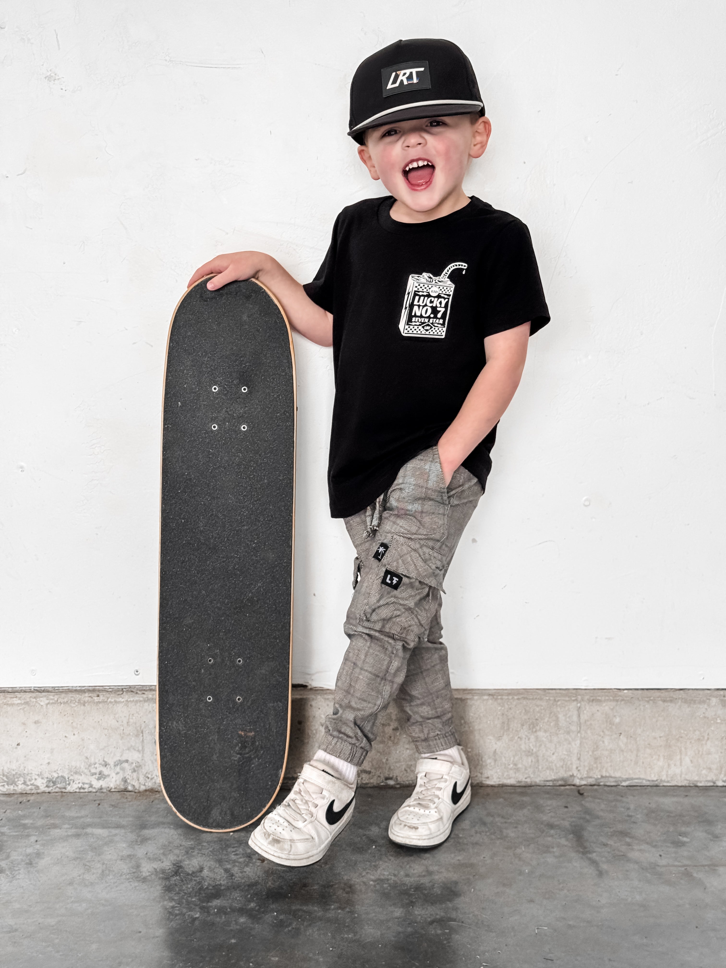 LUCKY NO. 7 TEE - BLACK