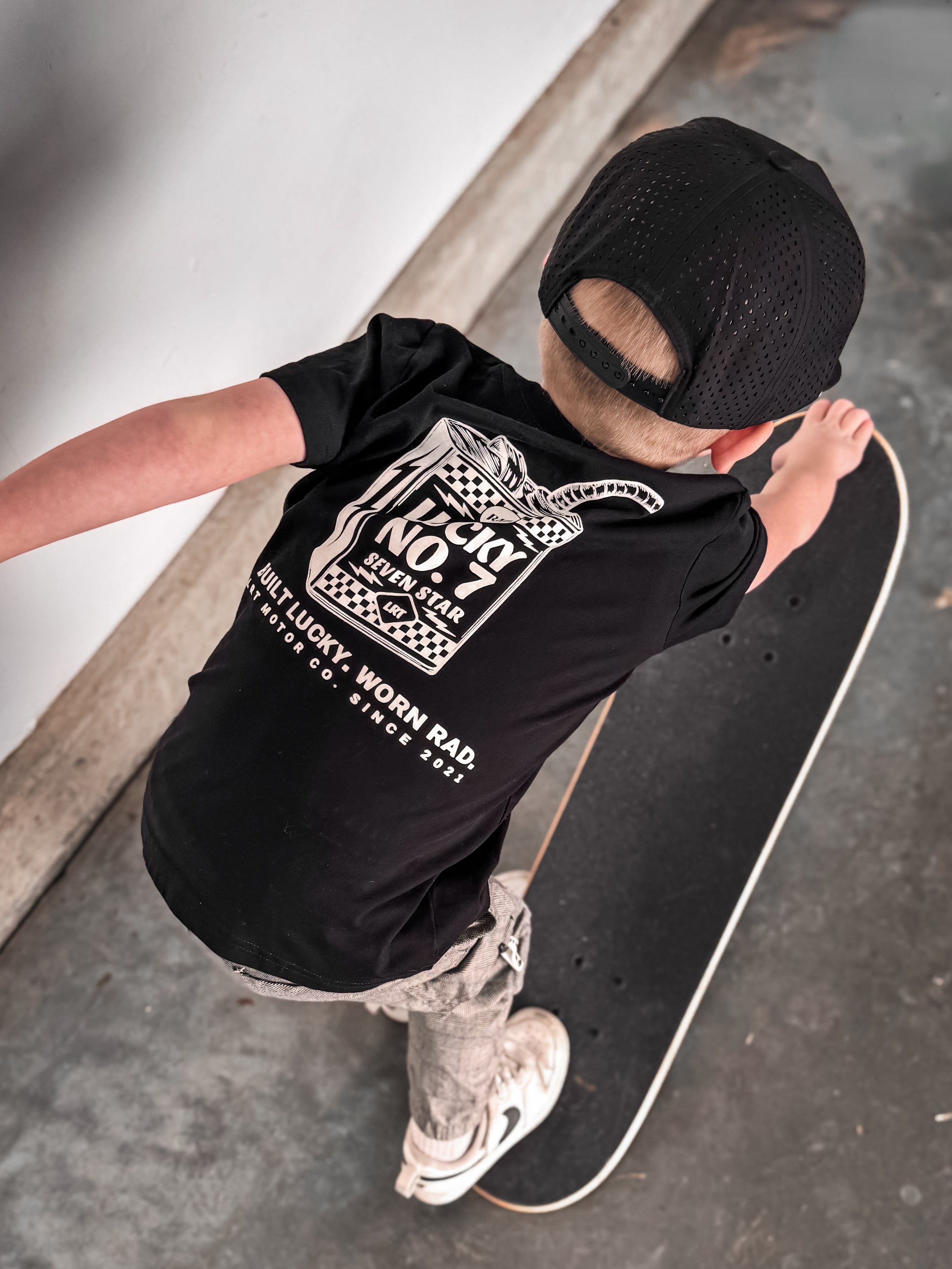 LUCKY NO. 7 TEE - BLACK