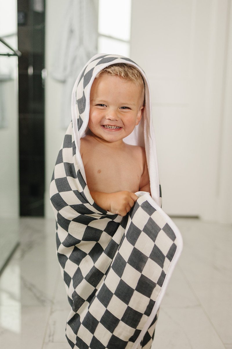 Charcoal Checkered Muslin Hooded Towel - LITTLE RAD THINGS