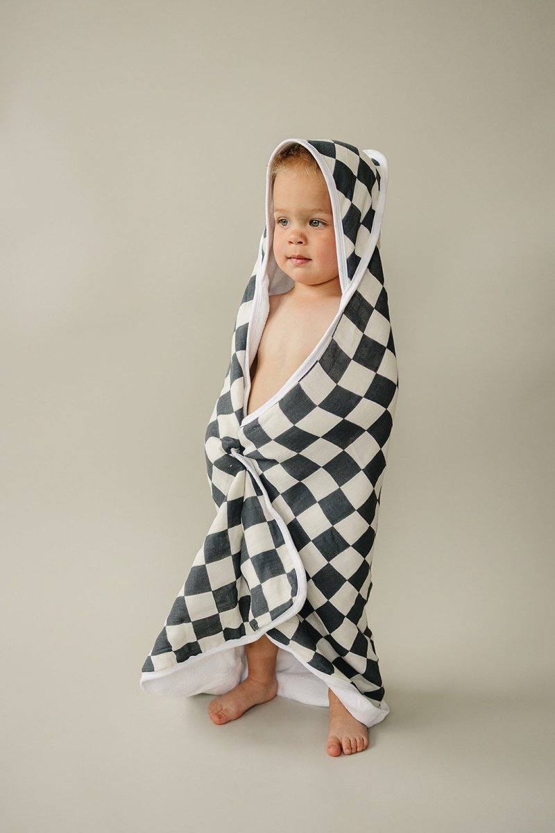 Charcoal Checkered Muslin Hooded Towel - LITTLE RAD THINGS