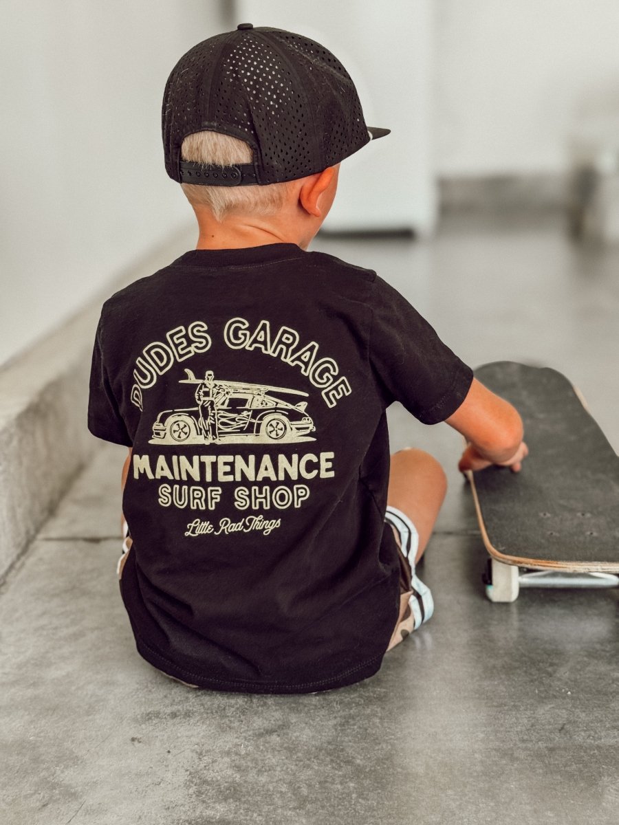 DUDES GARAGE TEE - BLACK - LITTLE RAD THINGS