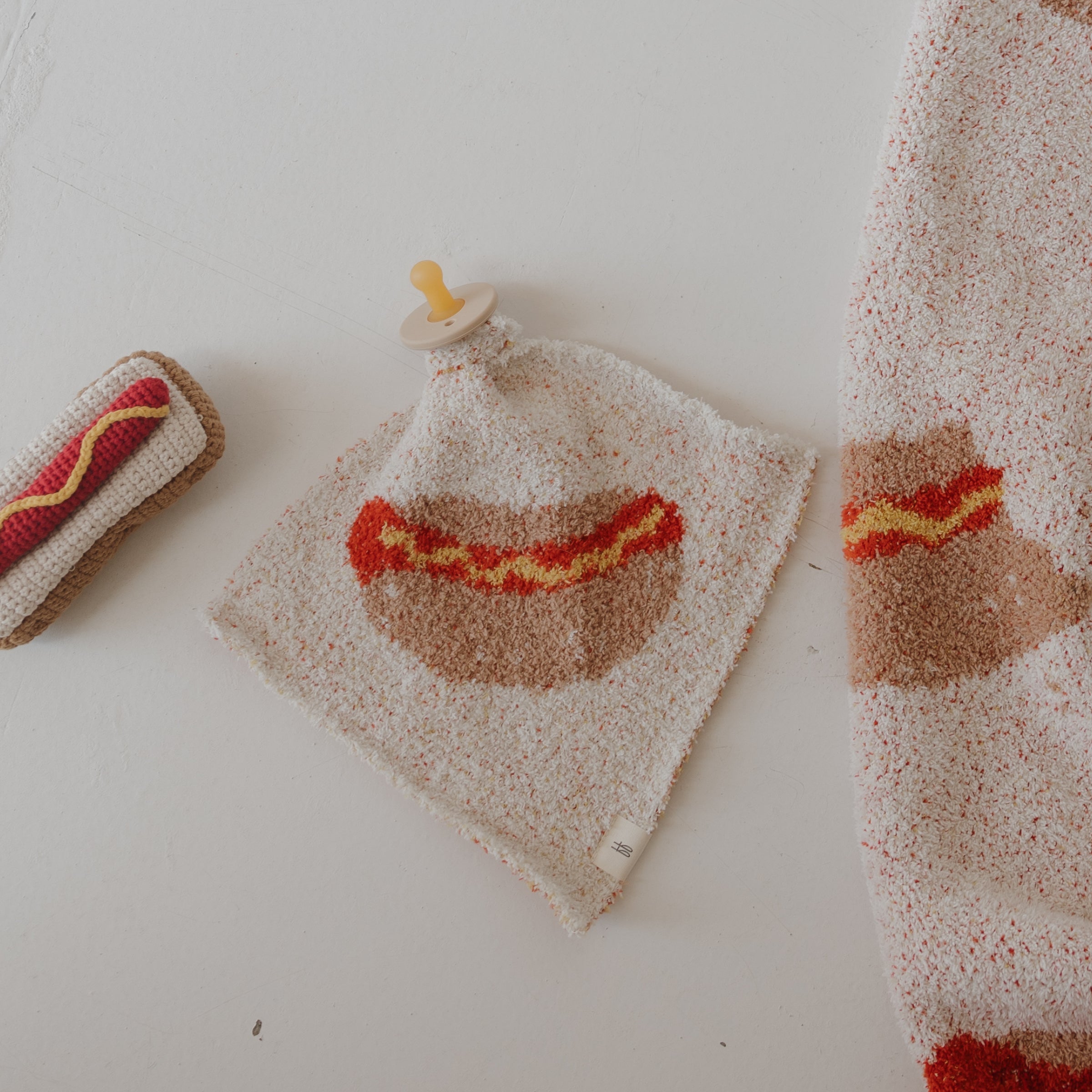 Lovey | Hot Dog