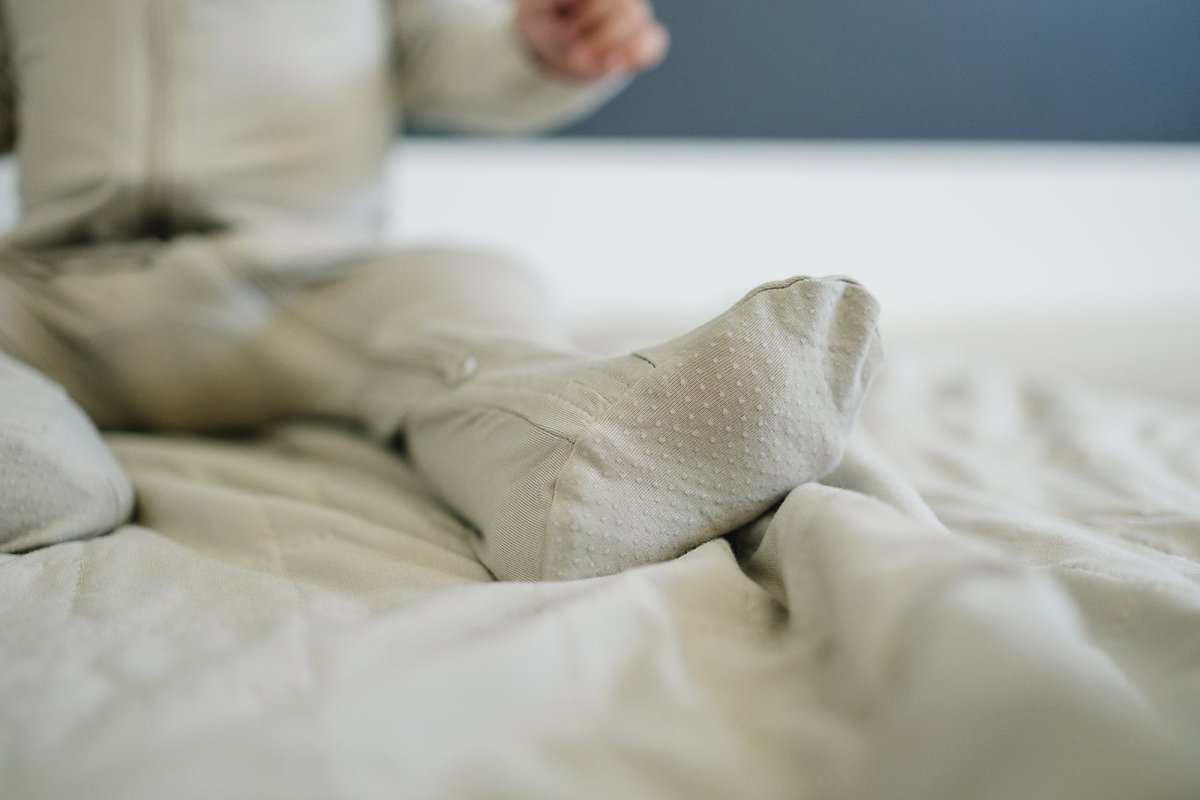 Oatmeal Bamboo Footed Zipper - LITTLE RAD THINGS