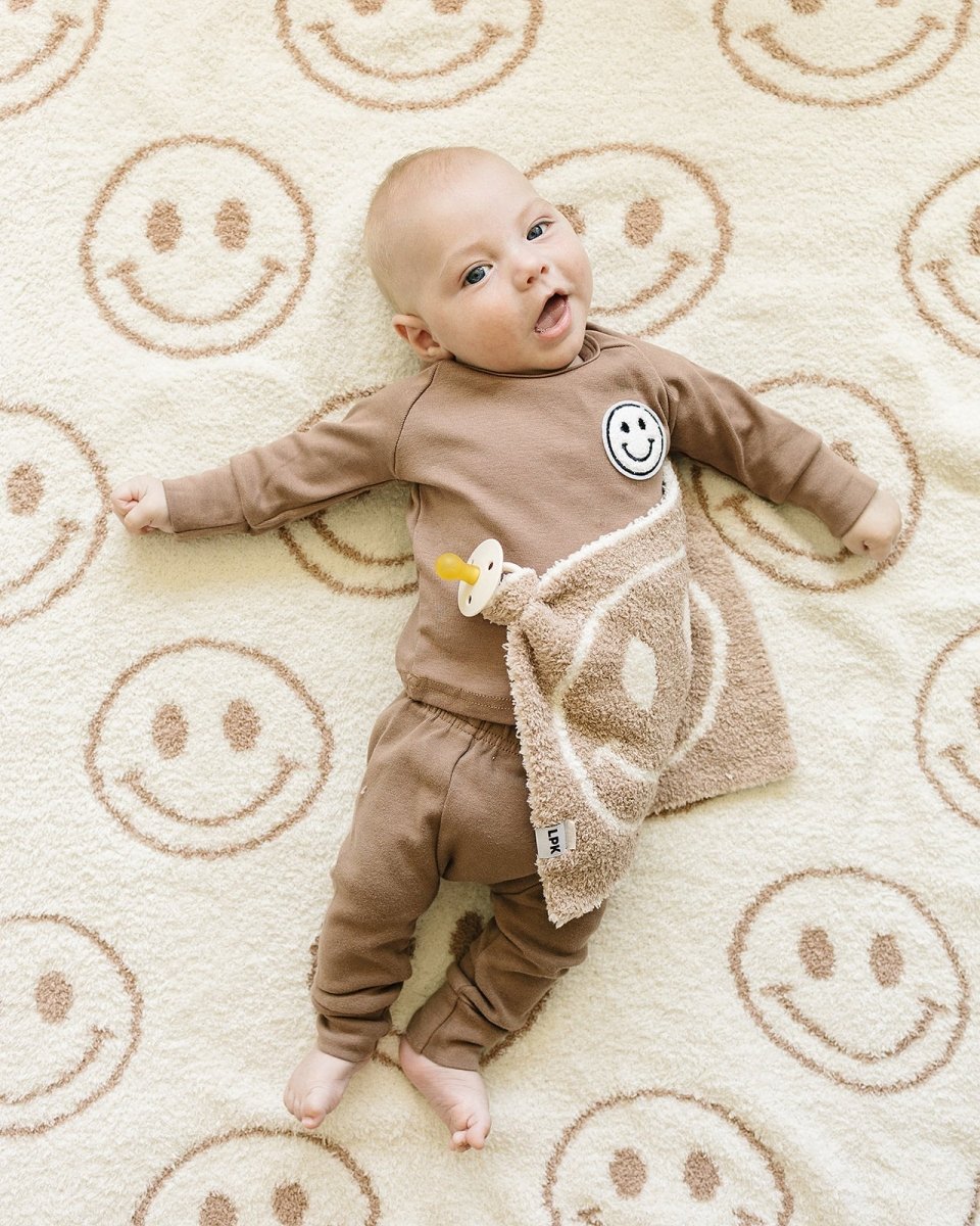 Smiley Fuzzy Blanket | Latte - LITTLE RAD THINGS