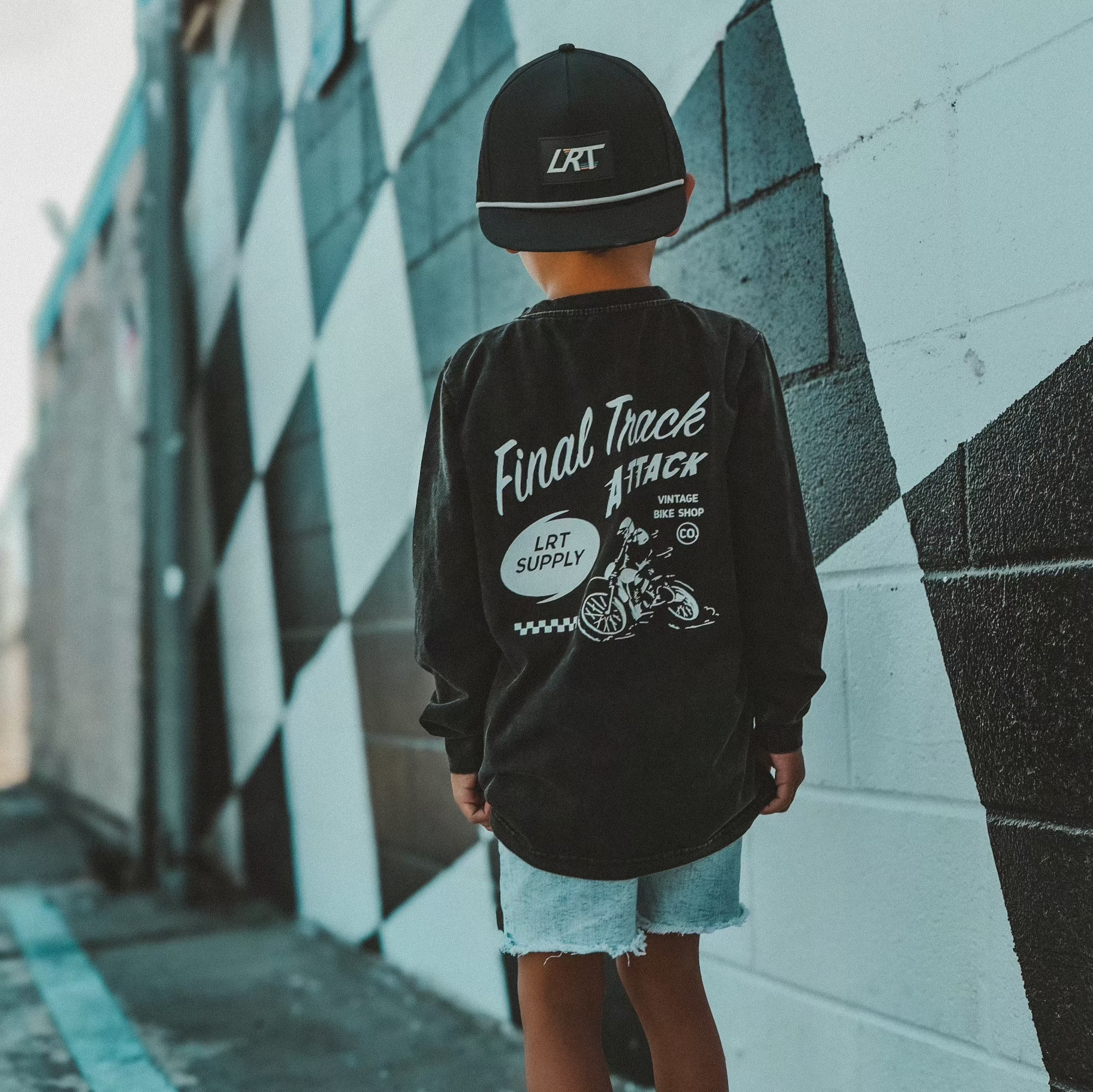 LONG SLEEVE TEES