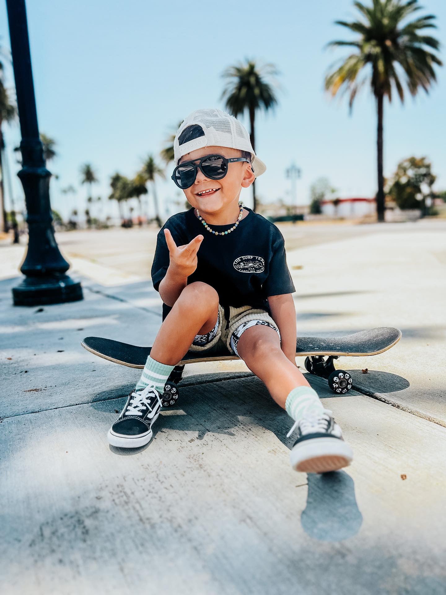 THE SURF TEAM TEE - BLACK