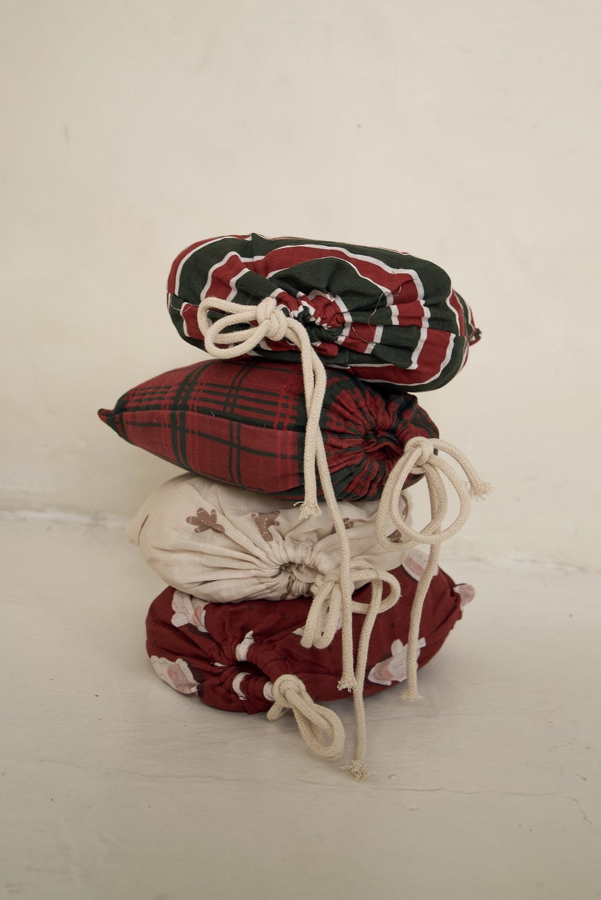Muslin Crib Sheet | Christmas Plaid