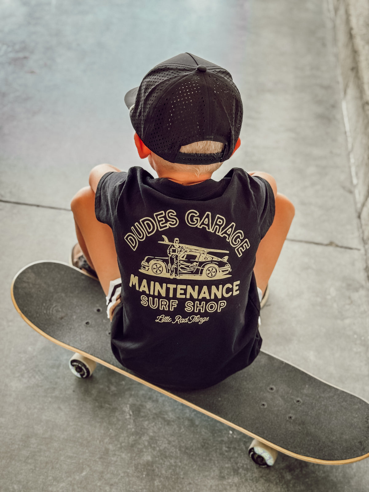 DUDES GARAGE TEE
