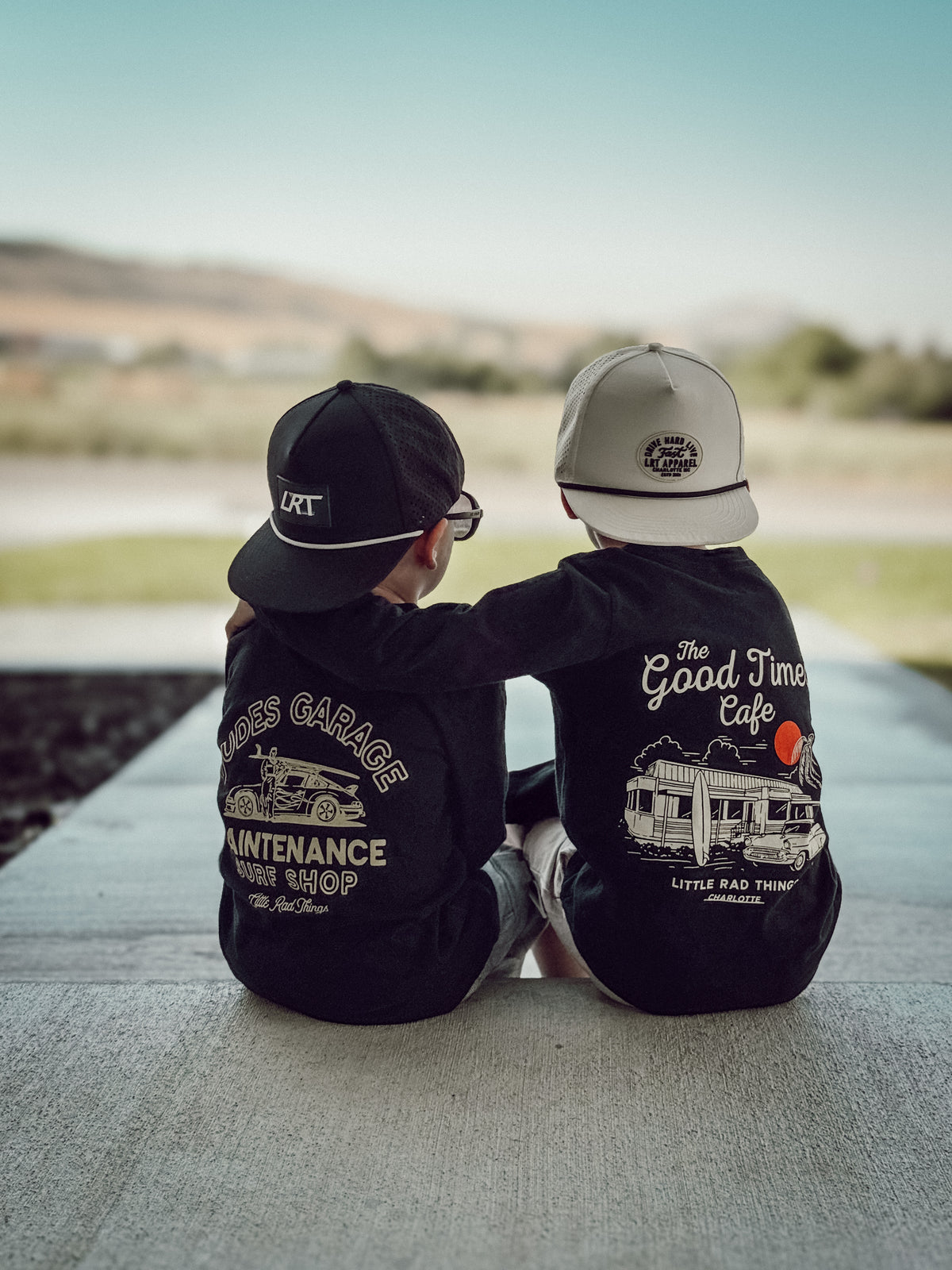 LONG SLEEVE DUDES GARAGE TEE - BLACK