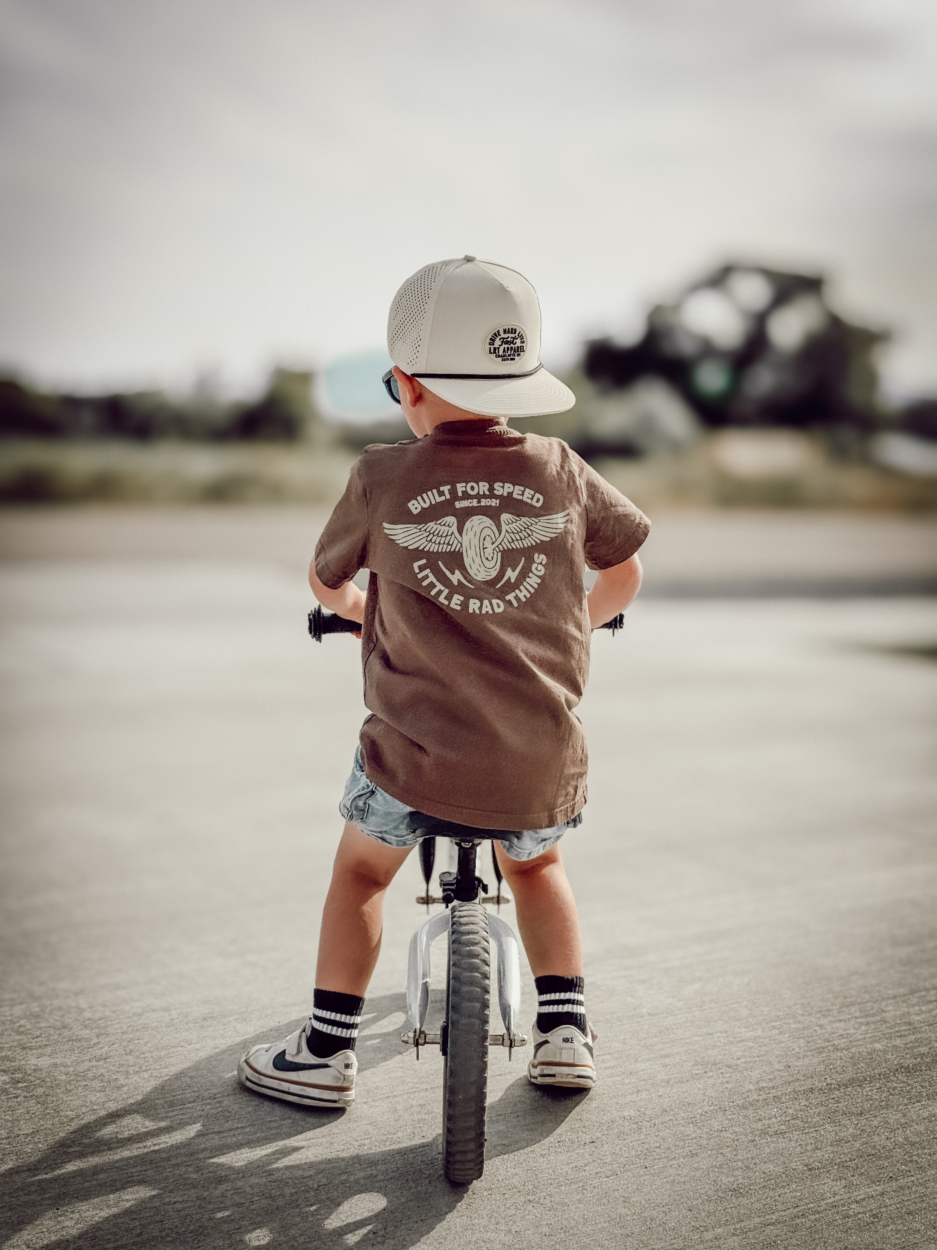 THE WINGED MECHANIC TEE - BROWN