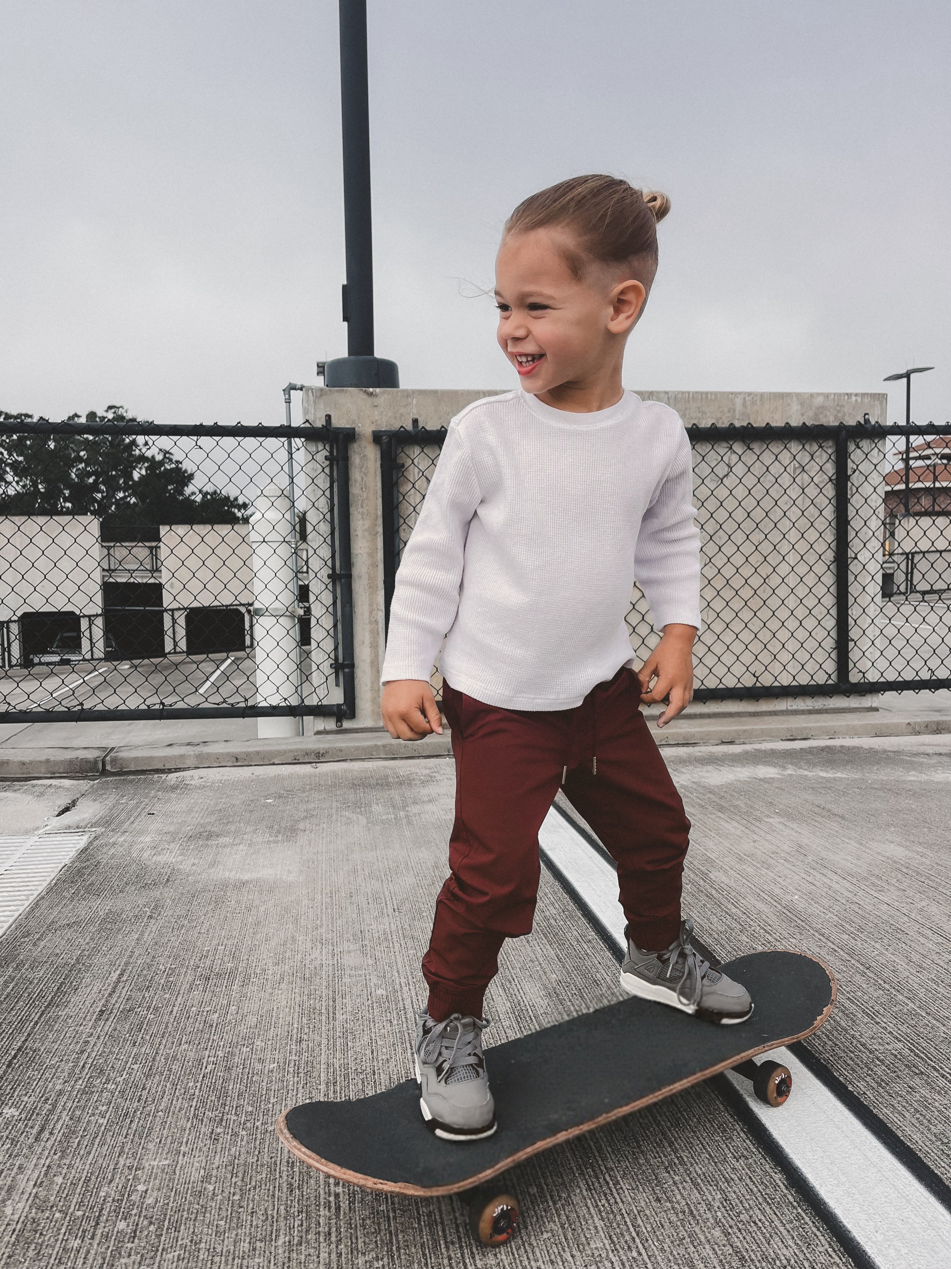 (PRE-ORDER) VETERAN SLIM FIT JOGGER - CRIMSON