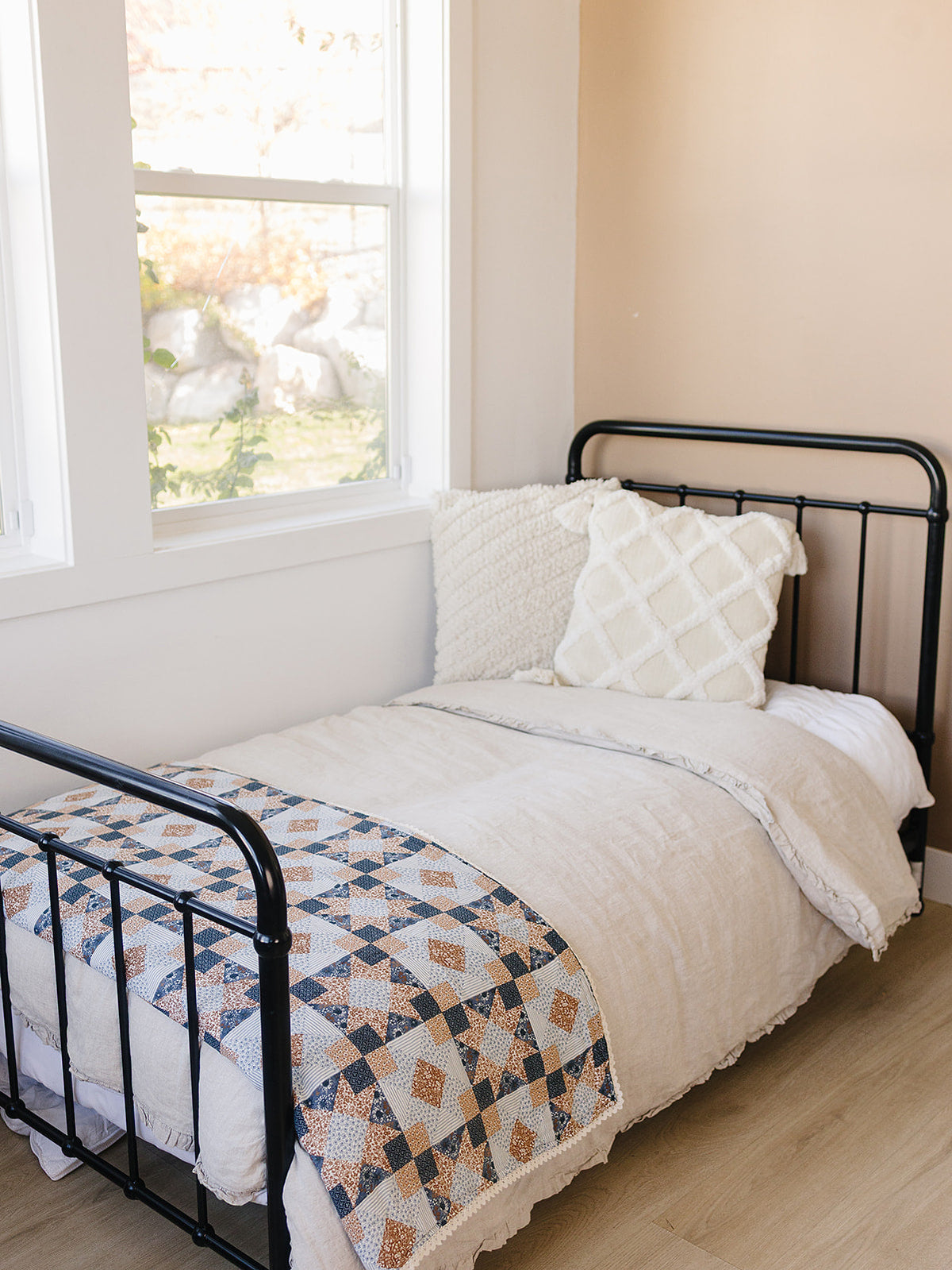 Patchwork Print + Blue Blossom Lace Twin Muslin Quilt