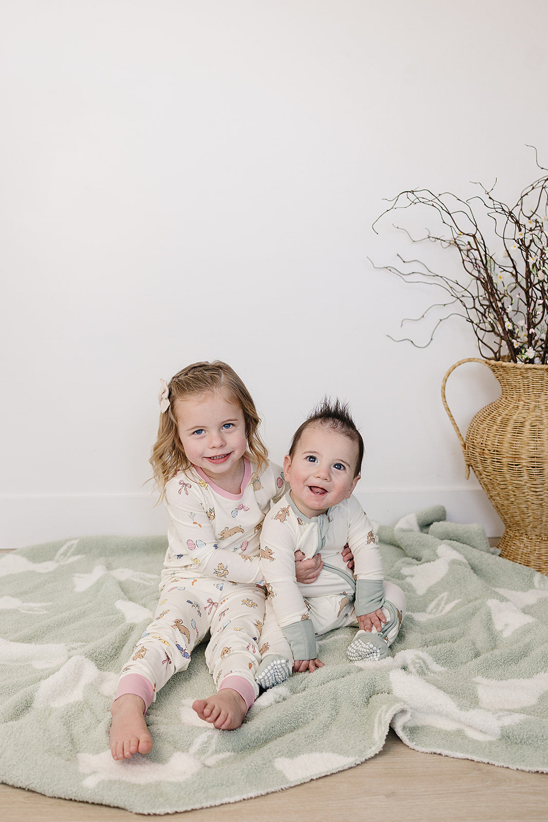 Bunny Ribbed Bamboo Zipper