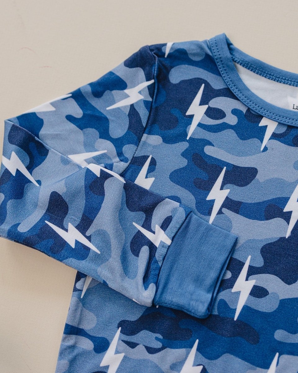 Bamboo Two Piece Set | Blue Camo Bolts - LITTLE RAD THINGS