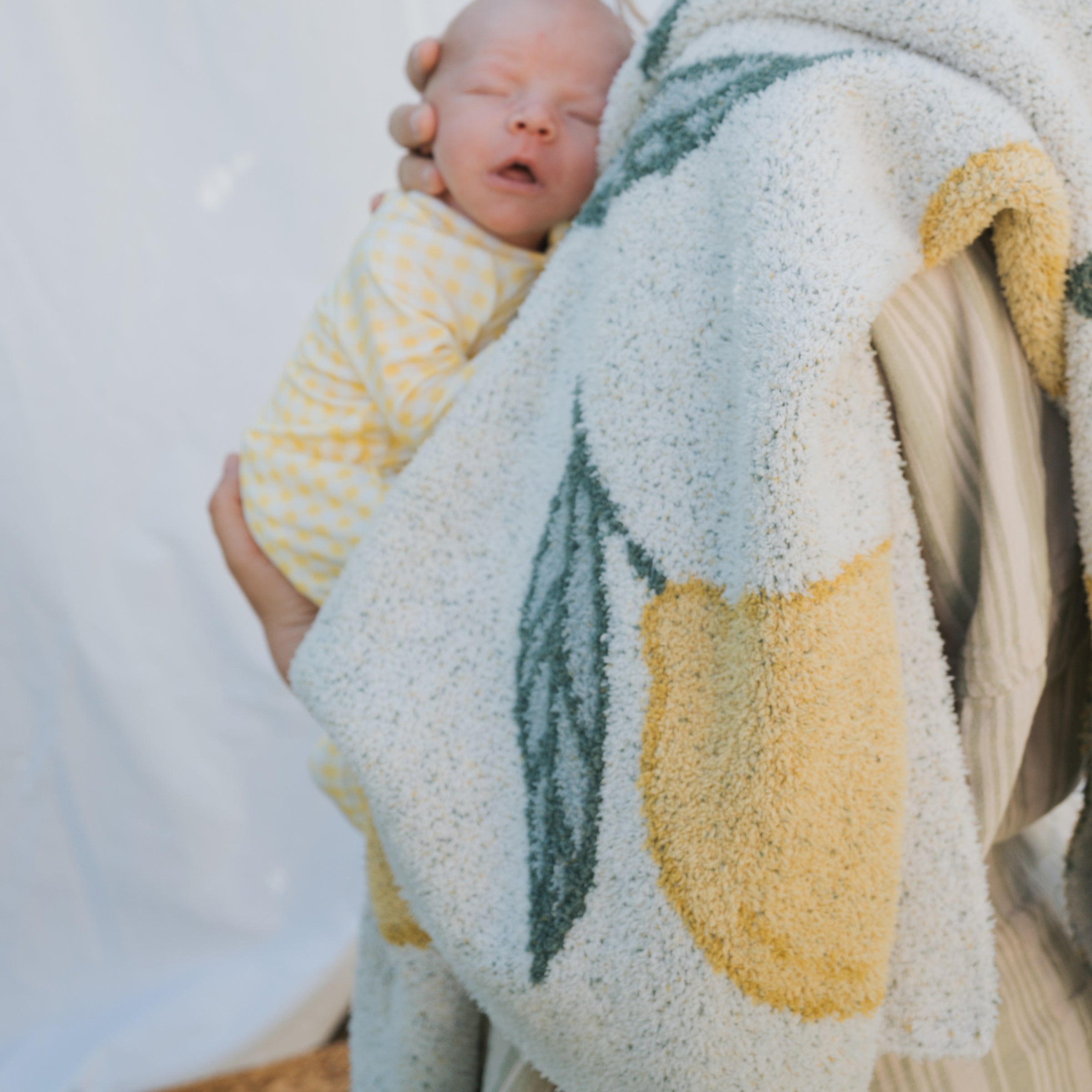 *PRE-ORDER* Plush Blanket | Lemon