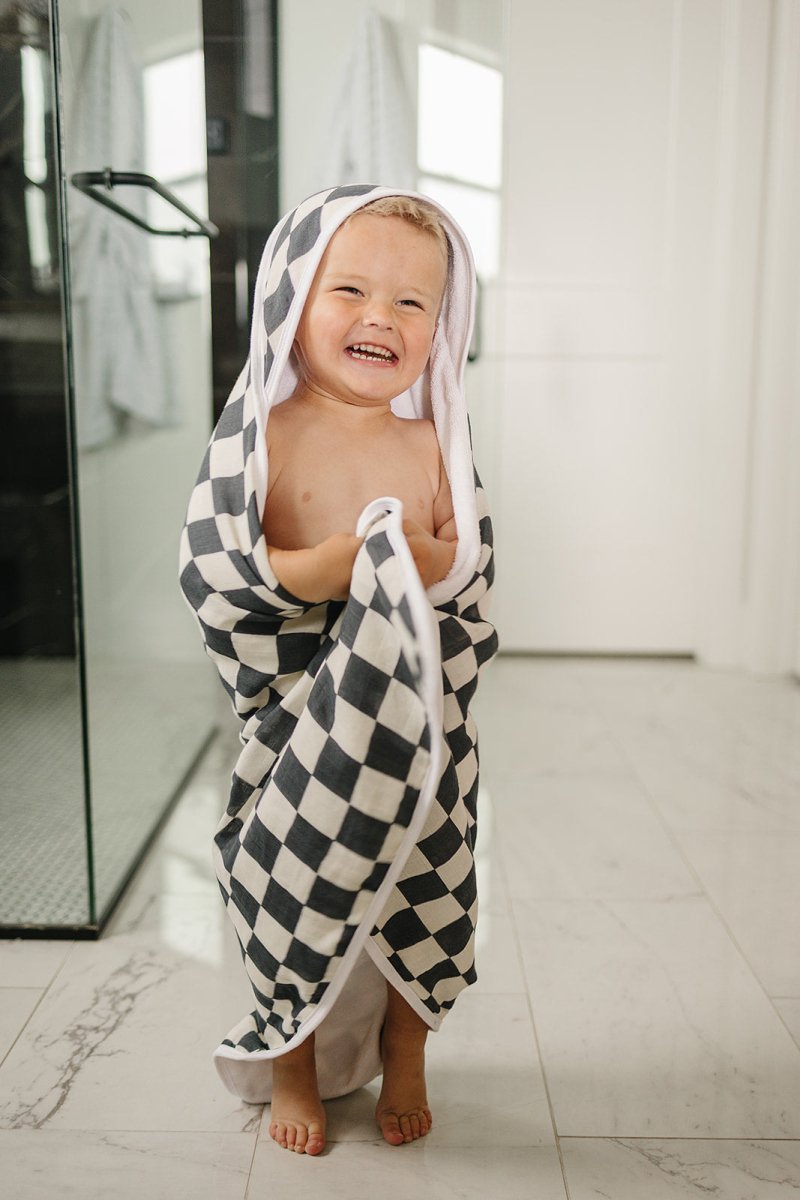 Charcoal Checkered Muslin Hooded Towel - LITTLE RAD THINGS