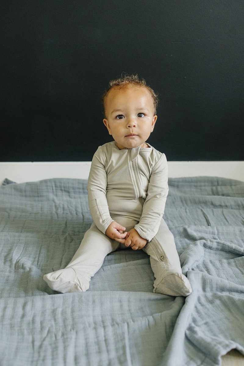 Oatmeal Bamboo Footed Zipper - LITTLE RAD THINGS
