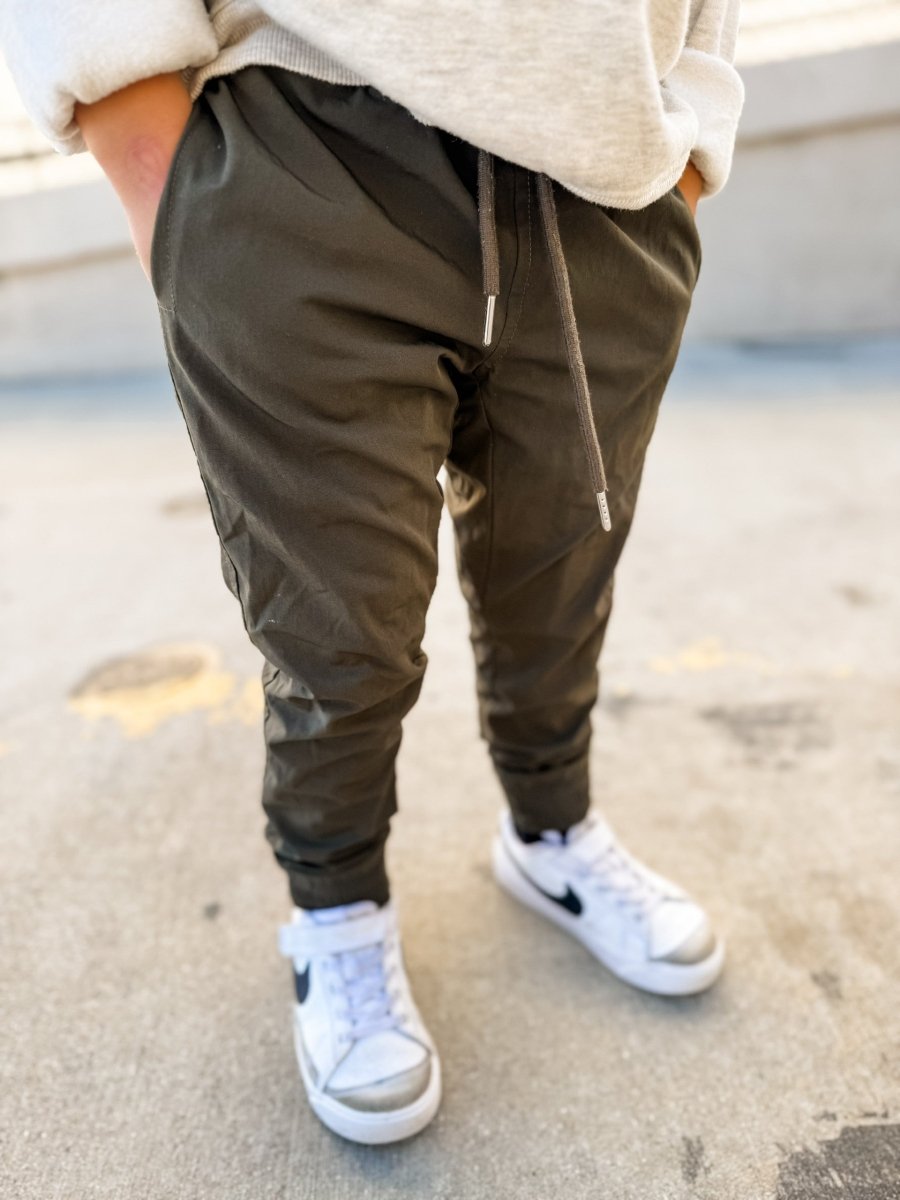 (PRE - ORDER) VETERAN SLIM FIT JOGGER - ARMY - LITTLE RAD THINGS