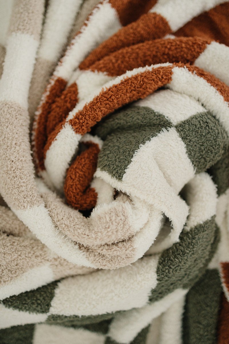 Rust Checkered Plush Blanket - LITTLE RAD THINGS