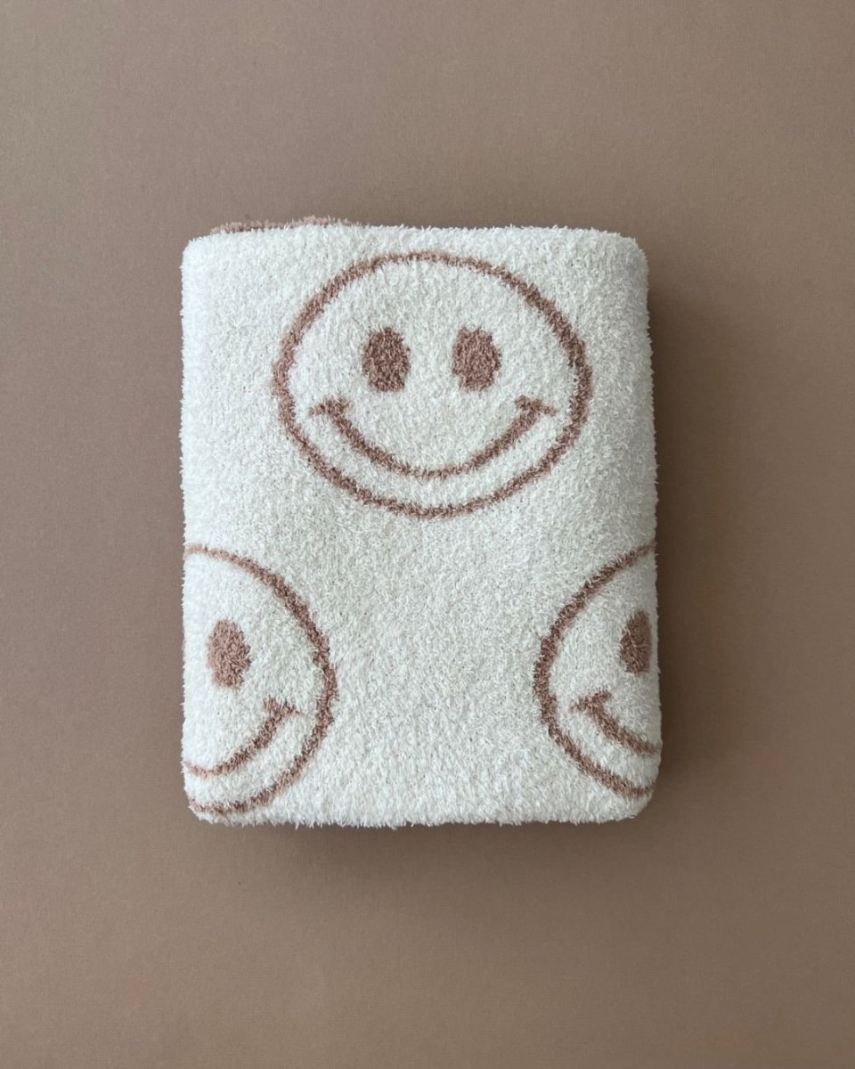 Smiley Fuzzy Blanket | Latte - LITTLE RAD THINGS